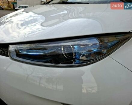 Белый Рено Зое, объемом двигателя 0 л и пробегом 129 тыс. км за 8700 $, фото 57 на Automoto.ua