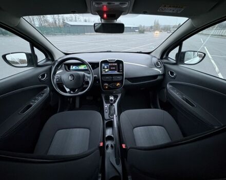 Белый Рено Зое, объемом двигателя 0 л и пробегом 37 тыс. км за 9600 $, фото 7 на Automoto.ua