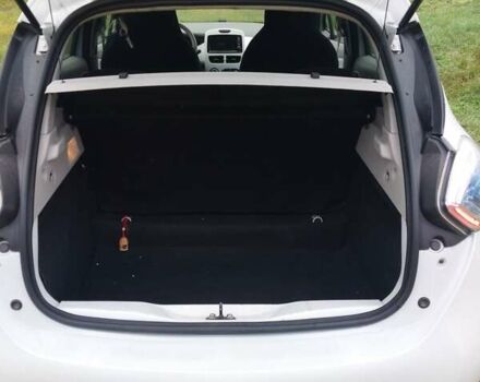 Білий Рено Зое, об'ємом двигуна 0 л та пробігом 92 тис. км за 9600 $, фото 6 на Automoto.ua