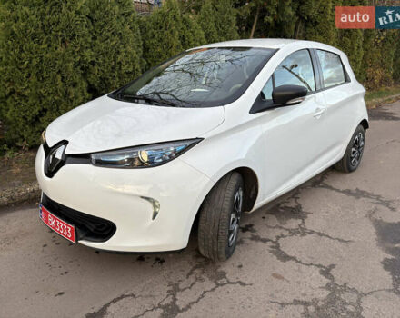Белый Рено Зое, объемом двигателя 0 л и пробегом 65 тыс. км за 9200 $, фото 5 на Automoto.ua