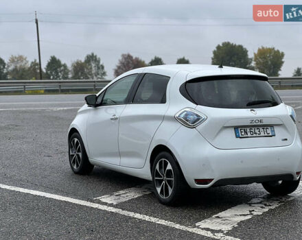 Белый Рено Зое, объемом двигателя 0 л и пробегом 150 тыс. км за 8800 $, фото 2 на Automoto.ua
