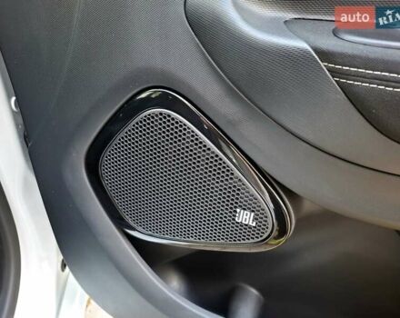 Белый Рено Зое, объемом двигателя 0 л и пробегом 129 тыс. км за 8700 $, фото 36 на Automoto.ua