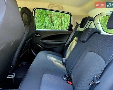 Белый Рено Зое, объемом двигателя 0 л и пробегом 81 тыс. км за 9200 $, фото 24 на Automoto.ua