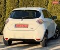 Белый Рено Зое, объемом двигателя 0 л и пробегом 73 тыс. км за 9999 $, фото 11 на Automoto.ua