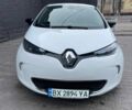 Белый Рено Зое, объемом двигателя 0 л и пробегом 145 тыс. км за 10200 $, фото 1 на Automoto.ua