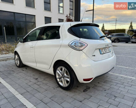 Белый Рено Зое, объемом двигателя 0 л и пробегом 75 тыс. км за 9900 $, фото 11 на Automoto.ua