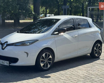 Белый Рено Зое, объемом двигателя 0 л и пробегом 125 тыс. км за 9900 $, фото 5 на Automoto.ua