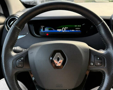 Белый Рено Зое, объемом двигателя 0 л и пробегом 82 тыс. км за 9500 $, фото 12 на Automoto.ua