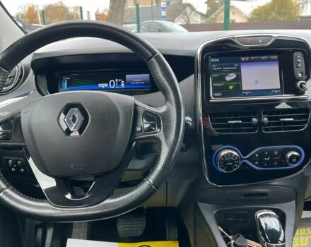 Белый Рено Зое, объемом двигателя 0 л и пробегом 140 тыс. км за 9300 $, фото 8 на Automoto.ua