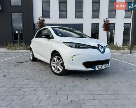 Белый Рено Зое, объемом двигателя 0 л и пробегом 75 тыс. км за 9900 $, фото 8 на Automoto.ua