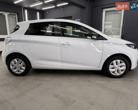 Белый Рено Зое, объемом двигателя 0 л и пробегом 21 тыс. км за 9950 $, фото 10 на Automoto.ua