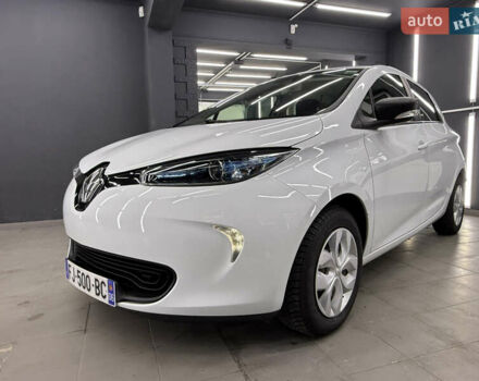 Белый Рено Зое, объемом двигателя 0 л и пробегом 21 тыс. км за 9950 $, фото 2 на Automoto.ua