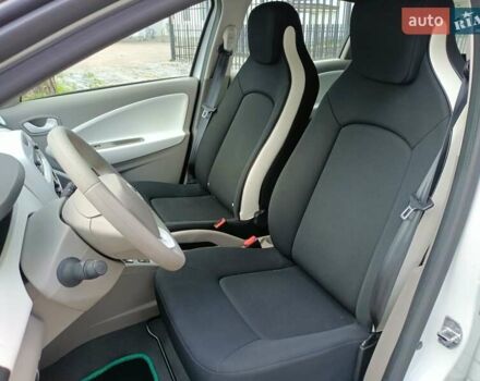 Белый Рено Зое, объемом двигателя 0 л и пробегом 19 тыс. км за 9950 $, фото 35 на Automoto.ua