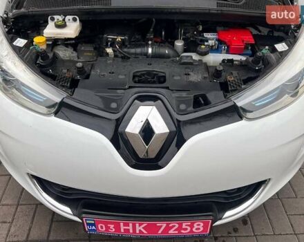 Белый Рено Зое, объемом двигателя 0 л и пробегом 93 тыс. км за 9999 $, фото 6 на Automoto.ua