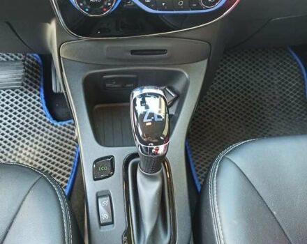 Белый Рено Зое, объемом двигателя 0 л и пробегом 48 тыс. км за 11850 $, фото 12 на Automoto.ua