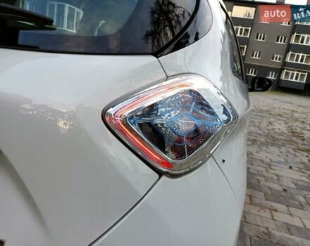 Белый Рено Зое, объемом двигателя 0 л и пробегом 19 тыс. км за 9950 $, фото 18 на Automoto.ua