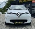 Белый Рено Зое, объемом двигателя 0 л и пробегом 61 тыс. км за 12000 $, фото 1 на Automoto.ua