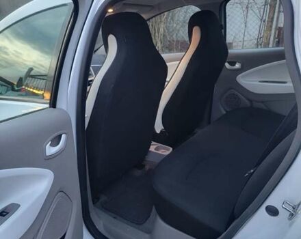 Білий Рено Зое, об'ємом двигуна 0 л та пробігом 162 тис. км за 6700 $, фото 9 на Automoto.ua