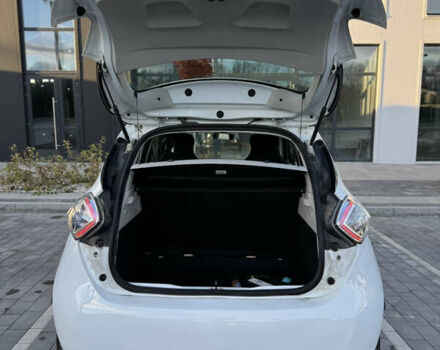 Белый Рено Зое, объемом двигателя 0 л и пробегом 67 тыс. км за 9500 $, фото 49 на Automoto.ua