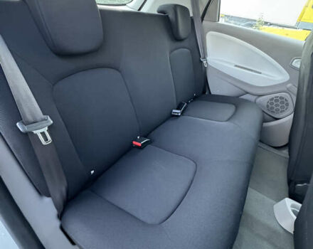 Белый Рено Зое, объемом двигателя 0 л и пробегом 67 тыс. км за 9500 $, фото 48 на Automoto.ua