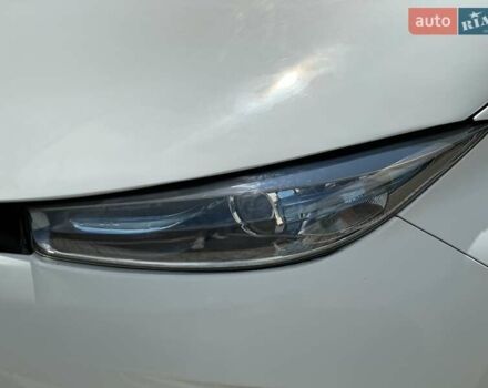 Белый Рено Зое, объемом двигателя 0 л и пробегом 59 тыс. км за 10500 $, фото 4 на Automoto.ua