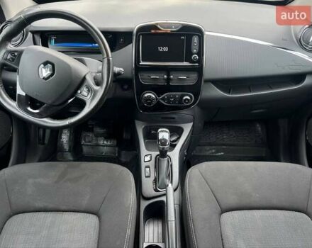 Белый Рено Зое, объемом двигателя 0 л и пробегом 93 тыс. км за 9999 $, фото 17 на Automoto.ua