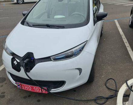 Белый Рено Зое, объемом двигателя 0 л и пробегом 113 тыс. км за 10000 $, фото 1 на Automoto.ua