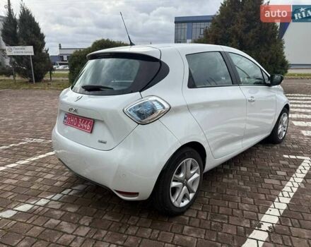 Белый Рено Зое, объемом двигателя 0 л и пробегом 62 тыс. км за 10350 $, фото 3 на Automoto.ua