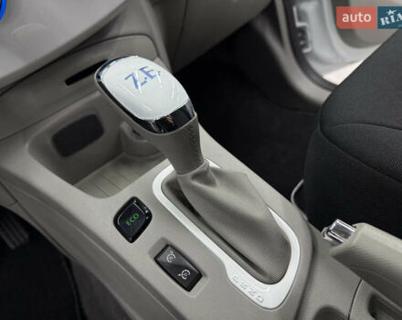 Белый Рено Зое, объемом двигателя 0 л и пробегом 21 тыс. км за 9950 $, фото 36 на Automoto.ua