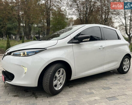 Белый Рено Зое, объемом двигателя 0 л и пробегом 48 тыс. км за 9950 $, фото 15 на Automoto.ua