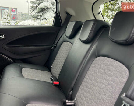 Белый Рено Зое, объемом двигателя 0 л и пробегом 120 тыс. км за 12999 $, фото 21 на Automoto.ua