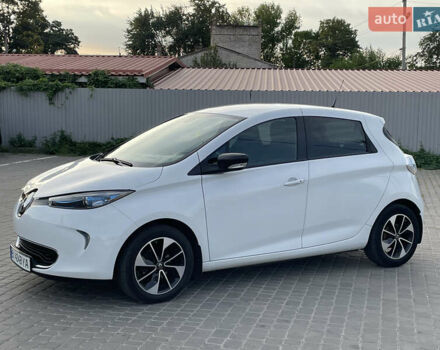 Белый Рено Зое, объемом двигателя 0 л и пробегом 84 тыс. км за 10300 $, фото 10 на Automoto.ua