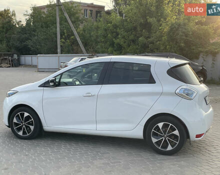 Белый Рено Зое, объемом двигателя 0 л и пробегом 84 тыс. км за 10300 $, фото 12 на Automoto.ua