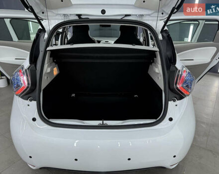 Белый Рено Зое, объемом двигателя 0 л и пробегом 21 тыс. км за 9950 $, фото 23 на Automoto.ua