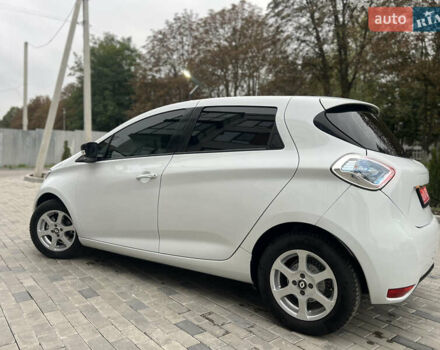 Белый Рено Зое, объемом двигателя 0 л и пробегом 48 тыс. км за 9950 $, фото 12 на Automoto.ua
