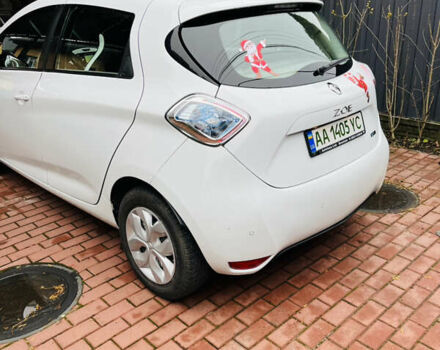Белый Рено Зое, объемом двигателя 0 л и пробегом 64 тыс. км за 10500 $, фото 14 на Automoto.ua