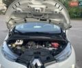 Белый Рено Зое, объемом двигателя 0 л и пробегом 42 тыс. км за 9900 $, фото 35 на Automoto.ua