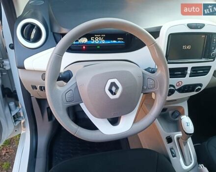 Белый Рено Зое, объемом двигателя 0 л и пробегом 65 тыс. км за 10250 $, фото 50 на Automoto.ua