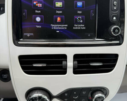 Білий Рено Зое, об'ємом двигуна 0 л та пробігом 59 тис. км за 9200 $, фото 28 на Automoto.ua