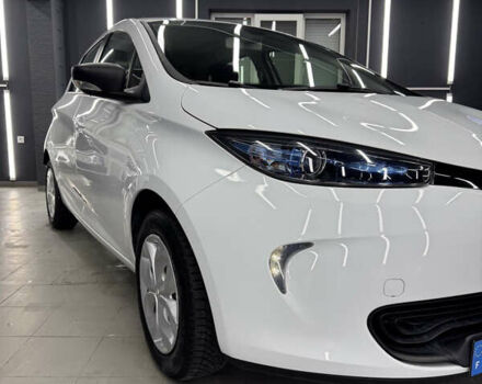 Белый Рено Зое, объемом двигателя 0 л и пробегом 47 тыс. км за 9200 $, фото 9 на Automoto.ua