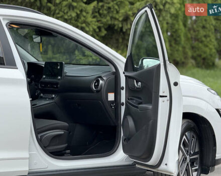 Белый Рено Зое, объемом двигателя 0 л и пробегом 44 тыс. км за 12999 $, фото 44 на Automoto.ua