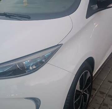 Белый Рено Зое, объемом двигателя 0 л и пробегом 145 тыс. км за 9599 $, фото 6 на Automoto.ua
