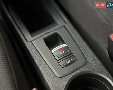 Белый Рено Зое, объемом двигателя 0 л и пробегом 44 тыс. км за 12999 $, фото 20 на Automoto.ua
