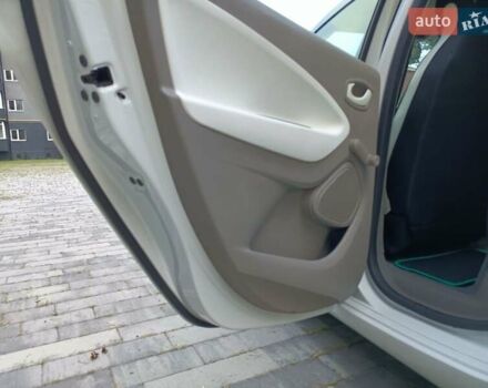 Белый Рено Зое, объемом двигателя 0 л и пробегом 19 тыс. км за 9950 $, фото 37 на Automoto.ua