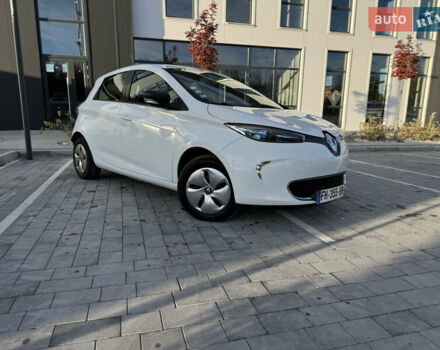 Белый Рено Зое, объемом двигателя 0 л и пробегом 67 тыс. км за 9500 $, фото 5 на Automoto.ua