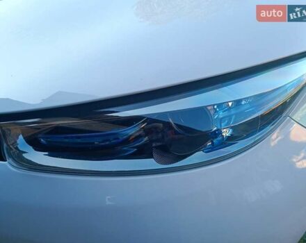 Белый Рено Зое, объемом двигателя 0 л и пробегом 65 тыс. км за 10250 $, фото 26 на Automoto.ua