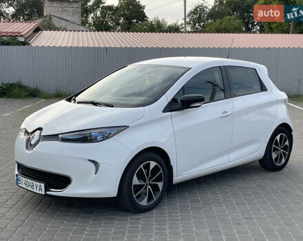 Белый Рено Зое, объемом двигателя 0 л и пробегом 84 тыс. км за 10300 $, фото 1 на Automoto.ua
