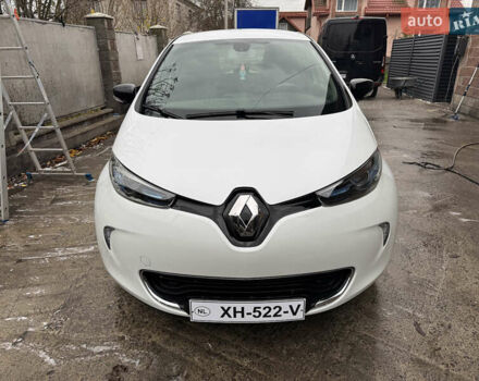 Белый Рено Зое, объемом двигателя 0 л и пробегом 150 тыс. км за 7550 $, фото 1 на Automoto.ua