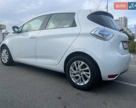 Белый Рено Зое, объемом двигателя 0 л и пробегом 145 тыс. км за 9700 $, фото 15 на Automoto.ua