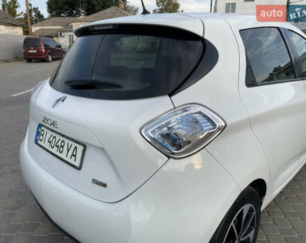 Белый Рено Зое, объемом двигателя 0 л и пробегом 84 тыс. км за 10300 $, фото 34 на Automoto.ua